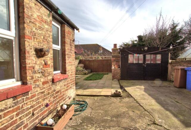 6 bed Semi-Detached for sale Image 9