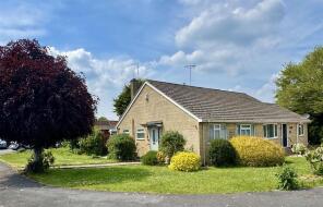 17, Willow Grove, Cirencester GL7 5UU