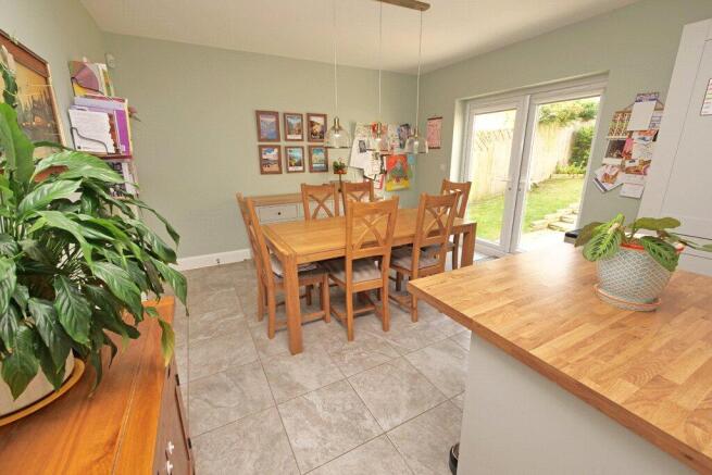 4 bed Detached for sale Image 4