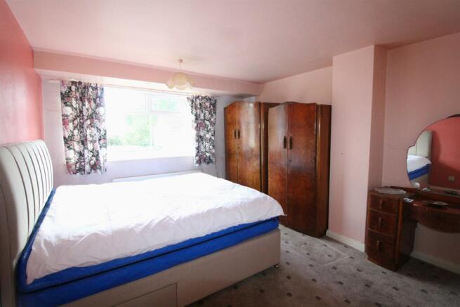 Bedroom 1.JPG