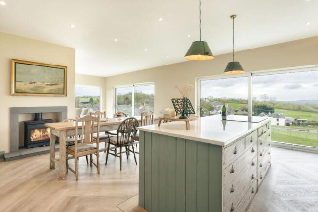 Kitchen / Dining Room