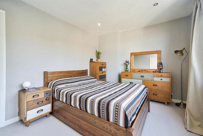 2 bed Semi-Detached for sale Image 11
