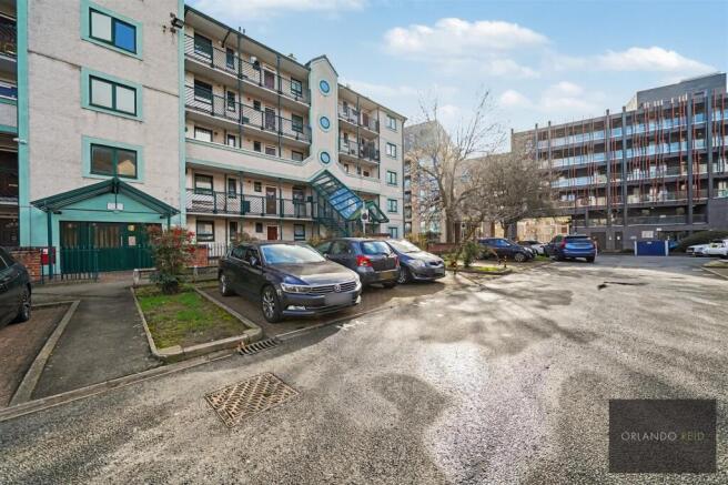 Flat 17, Landin House E14 7AN-2.jpg