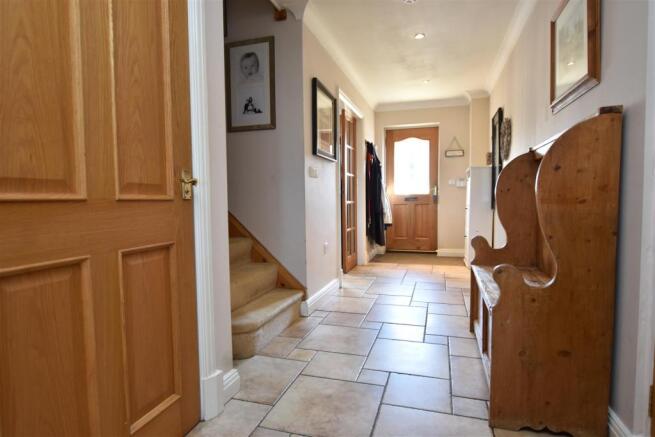 GENEROUS HALLWAY