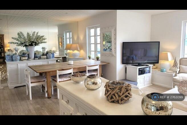 Stunning Open-Plan Living / Dining Room