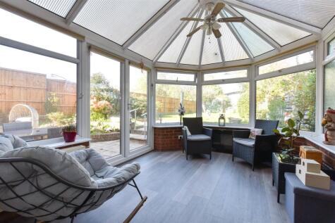 New Farthingdale, Dormansland, Lingfield, Surrey