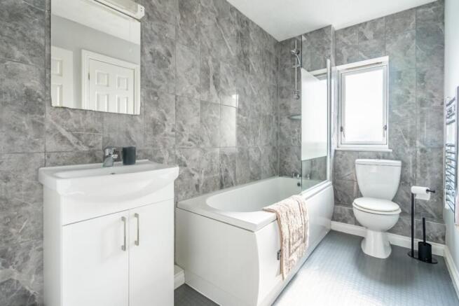 2 bed Apartment for sale Image 11