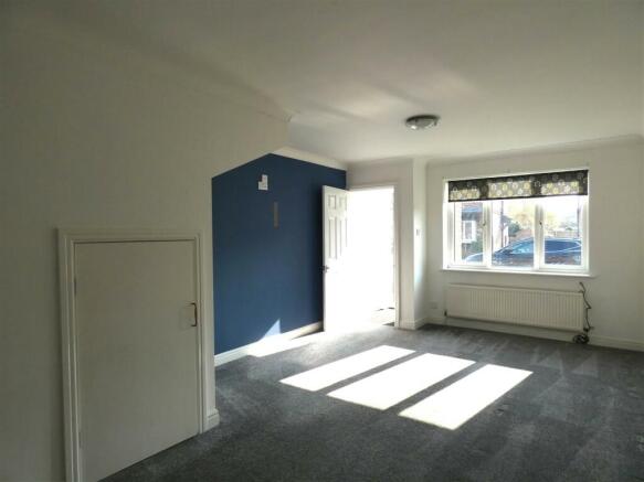 sittingroom new.JPG