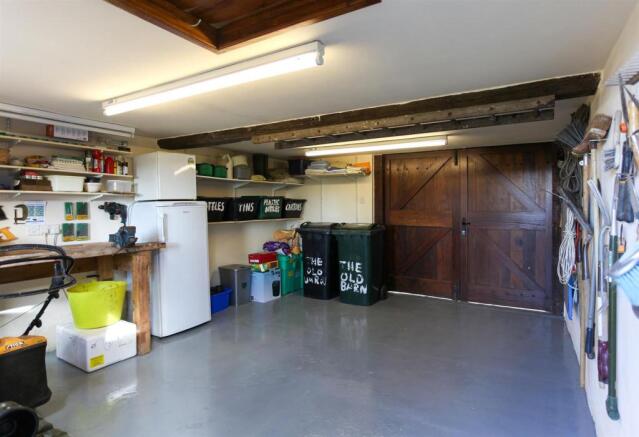 Garage 1.jpg
