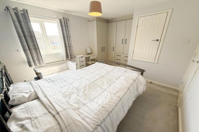 Churchston Avenue, Bramhall photo 4