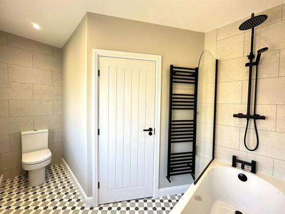 3 bed Detached to rent Image 8