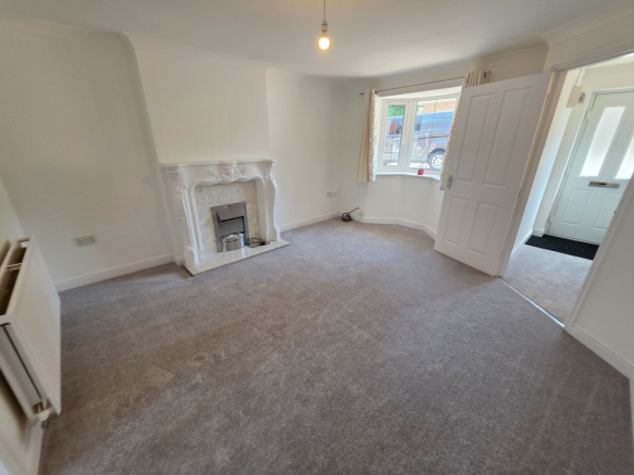 3 bed Semi-Detached for sale Image 6