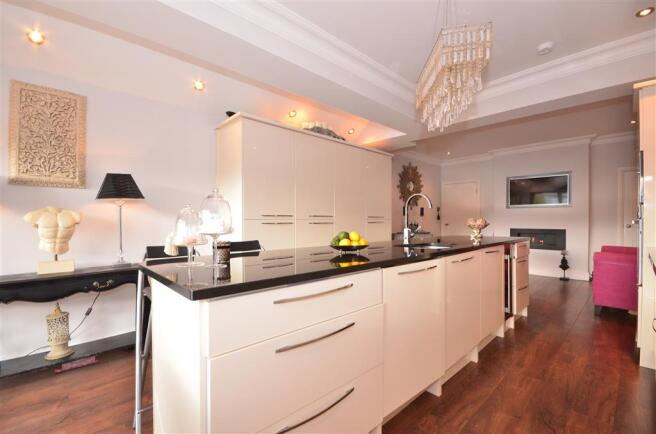Living / Kitchen Area