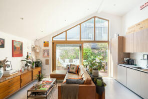 Flat 5, 76, County Street, London SE1 4AD