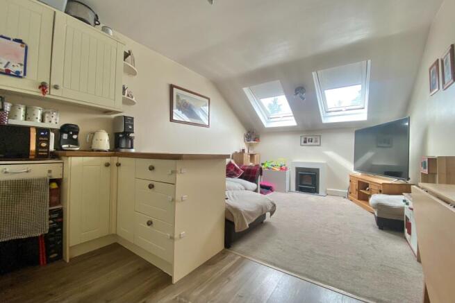 Sitting/Kitchenette