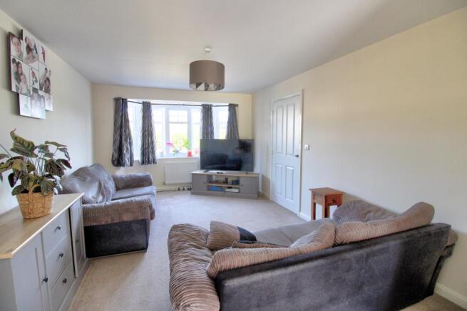 Sitting room photo two