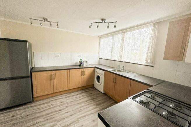 EweMove Basingstoke Millard Close Kitchen