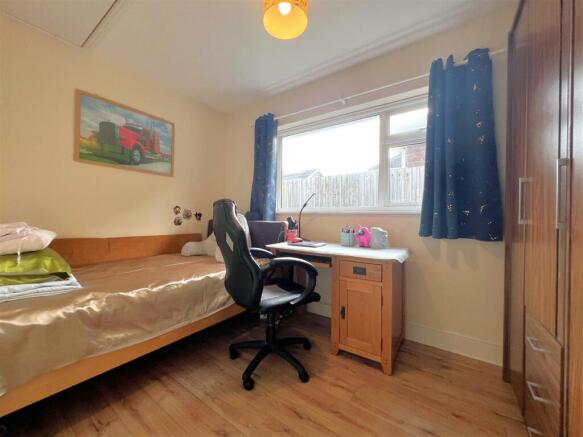 bed 4.jpg