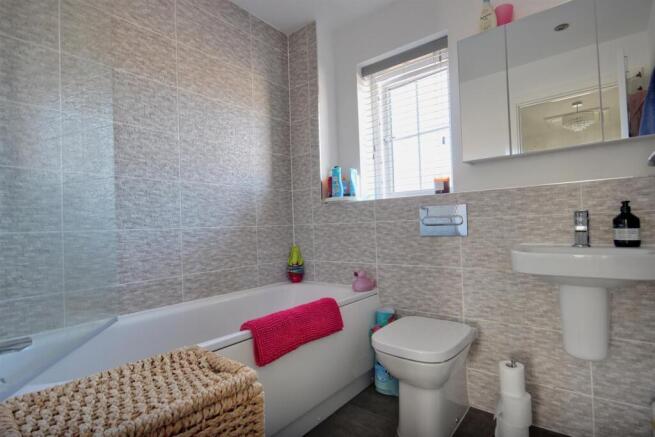 3 bed Semi-Detached for sale Image 12