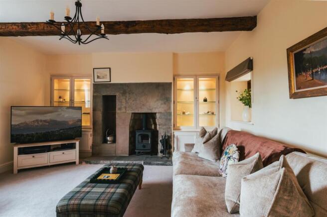 5 bed Detached for sale Image 12