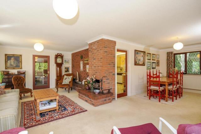 Living Dining Area