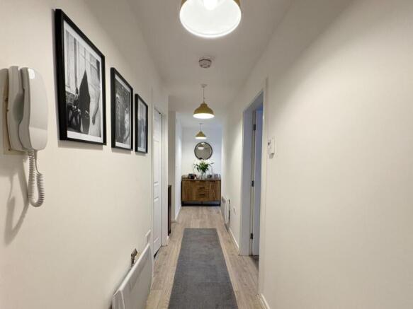 2 bed Apartment for sale Image 6