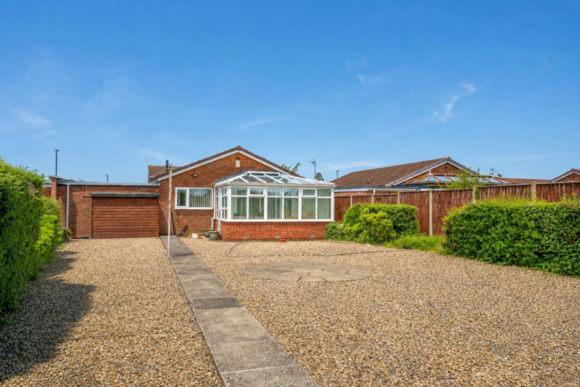 3 bed Detached Bungalow for sale Image 11