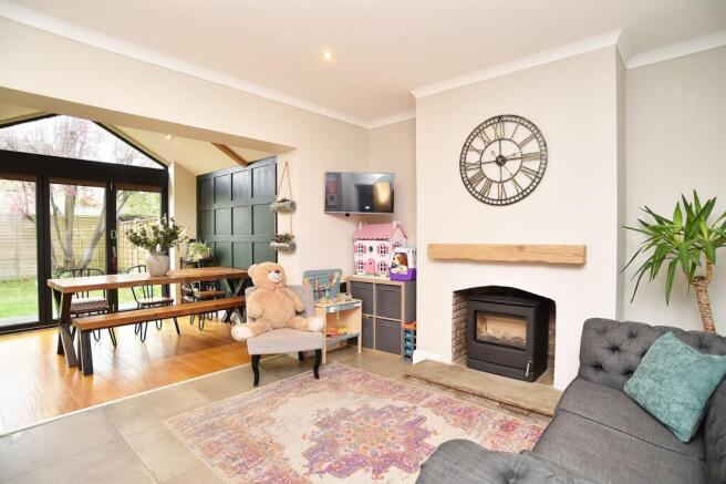 3 bed House for sale Image 4