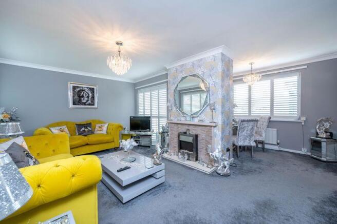 Sitting/dining room
