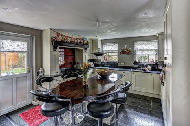 Fitted kitchen