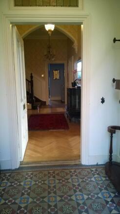 Ground floor entrance porches