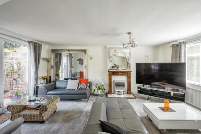 4 bed Detached for sale Image 12
