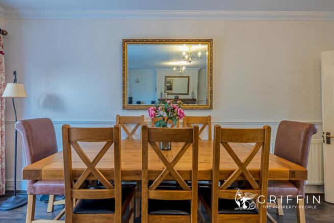 Lounge & Dining