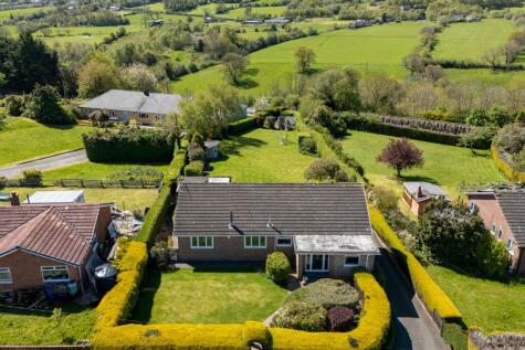 Smelt Road, Coedpoeth, LL11