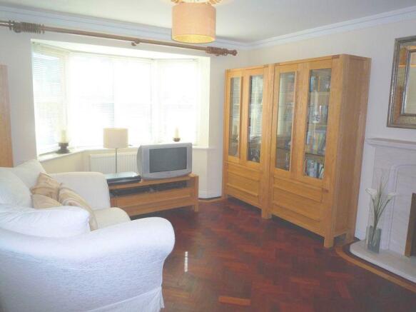 Lounge front...
