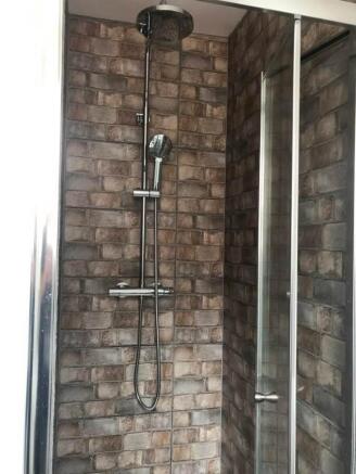 2 bed Terraced to rent Image 6