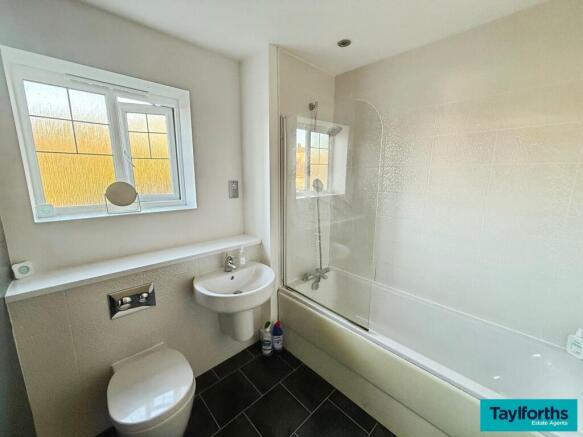 3 bed Semi-Detached for sale Image 9