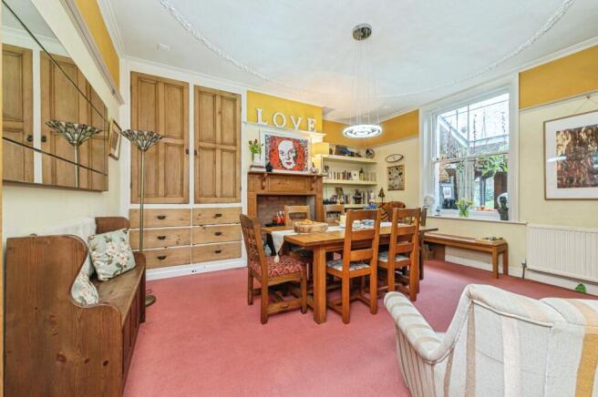 4 bed Semi-Detached for sale Image 6