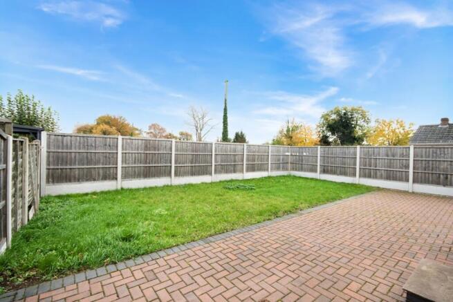 EweMove Estate Agent Scunthorpe - Rear Garden