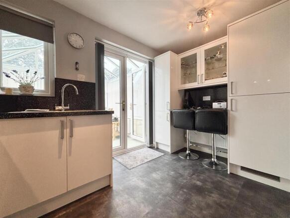2 bed Town House for sale Image 4