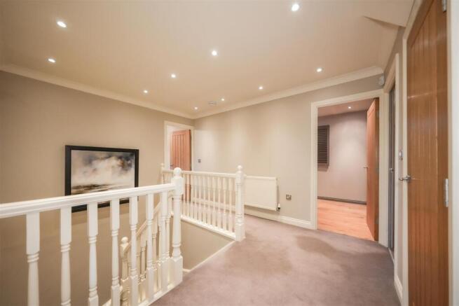 FIRST FLOOR LANDING