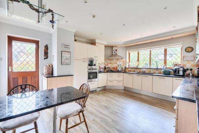 Kitchen/Breakfast Room