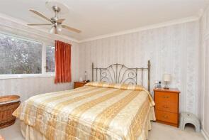 33, Hodgson Crescent, Snodland ME6 5NR