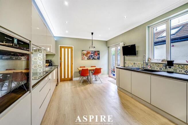 2_171a7593-171a7595 - copy.jpg