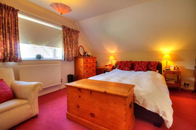 Bedroom 1.jpg