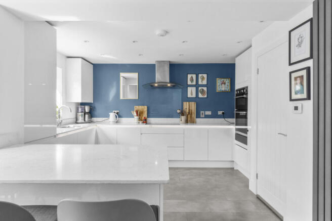 14 Stapleton Close, SL7 1TZ (LOW RES)-13