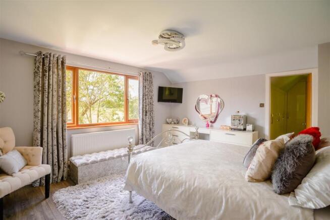 8386342-interior21.jpg