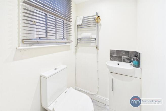 3 bed Terraced for sale Image 9