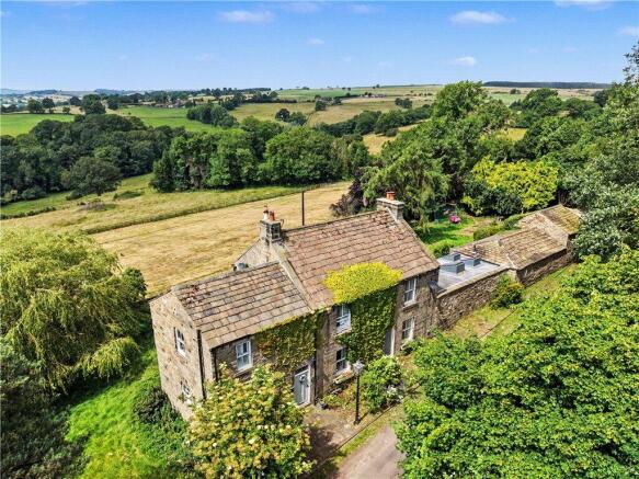 6 bed Detached for sale Image 4