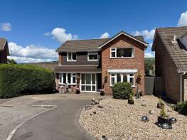 12, Winsford Grove, Abergavenny NP7 0RL
